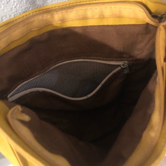 Yellow crossbody purse*** SOLD*** - Picture 4 of 6